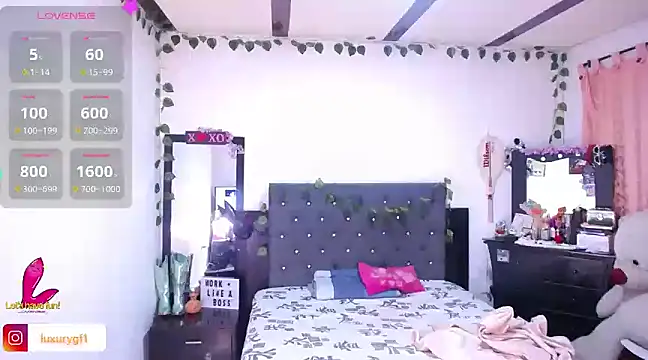 Snapshot of Pocahontaslovex chatting on 02/26/25, 08:44 Pocahontaslovex online show from 02/26/25, 08:44