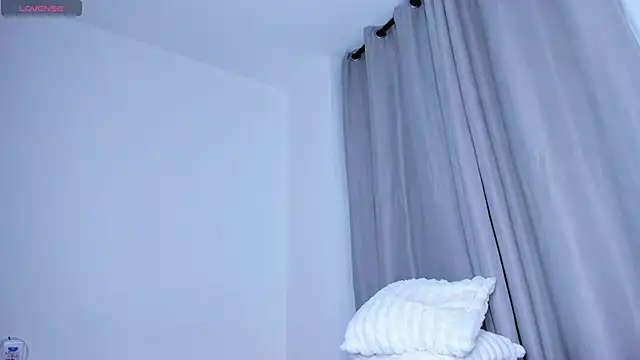 Snapshot of cheryl_blossom69 chatting on 10/29/25, 11:06 cheryl blossom69 online show from 10/29/25, 11:06