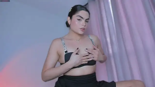 Snapshot of cheryl_blossom69 chatting on 12/03/25, 09:35 cheryl blossom69 online show from 12/03/25, 09:35