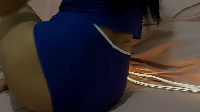 Snapshot of Atyssa chatting on 03/12/26, 04:29 Atyssa online show from 03/12/26, 04:29