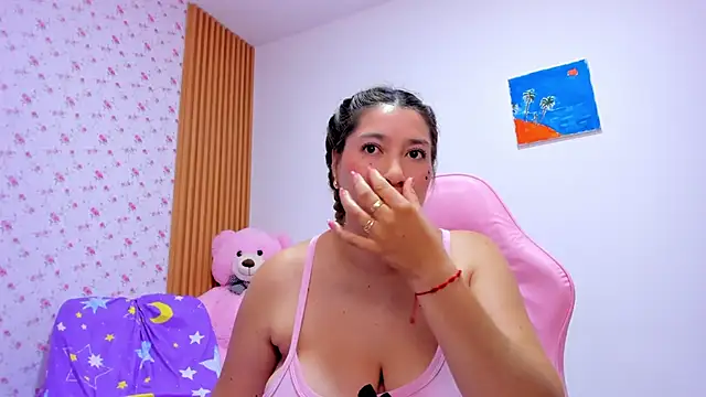 Snapshot of Soyqueen chatting on 05/20/26, 04:07 Soyqueen online show from 05/20/26, 04:07