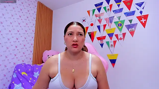 Snapshot of Soyqueen chatting on 06/19/26, 03:11 Soyqueen online show from 06/19/26, 03:11
