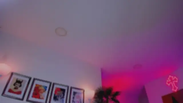 Taylor  foxxx online show from 01/14/26, 06:30