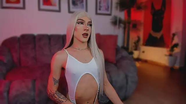 Snapshot of Taylor__foxxx chatting on 07/06/26, 08:00 Taylor foxxx online show from 07/06/26, 08:00