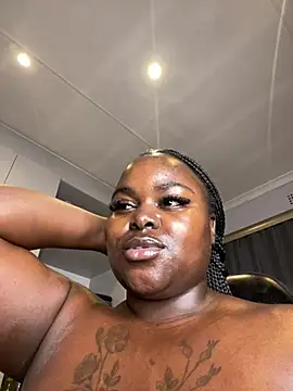Honeycoco0211 online show from 05/23/26, 03:34
