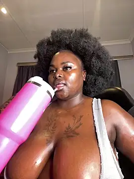 Honeycoco0211 online show from 06/18/26, 08:02