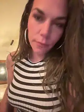 Snapshot of Lady_Knaller chatting on 03/08/26, 08:34 Lady Knaller online show from 03/08/26, 08:34