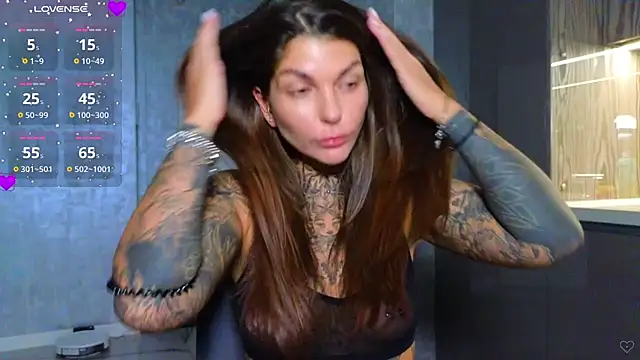 Snapshot of tattooedBabyy chatting on 01/21/25, 11:56 tattooedBabyy online show from 01/21/25, 11:56