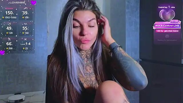 Snapshot of tattooedBabyy chatting on 02/03/25, 04:20 tattooedBabyy online show from 02/03/25, 04:20