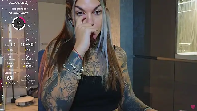 Snapshot of tattooedBabyy chatting on 02/16/25, 01:49 tattooedBabyy online show from 02/16/25, 01:49