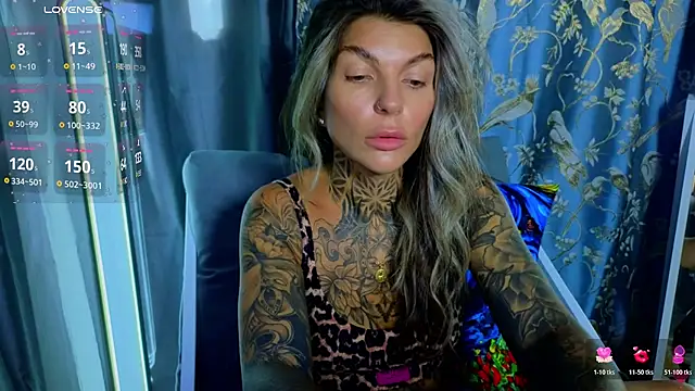 Snapshot of tattooedBabyy chatting on 11/10/25, 10:47 tattooedBabyy online show from 11/10/25, 10:47