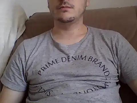 Snapshot of ShiitakeBR chatting on 12/16/24, 03:43 ShiitakeBR online show from 12/16/24, 03:43