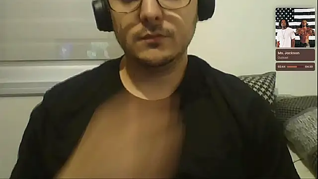 Snapshot of ShiitakeBR chatting on 03/10/25, 10:45 ShiitakeBR online show from 03/10/25, 10:45