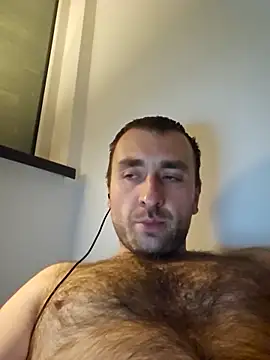 Snapshot of TIGERRR86 chatting on 10/04/25, 09:02 TIGERRR86 online show from 10/04/25, 09:02