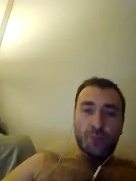 Snapshot of TIGERRR86 chatting on 11/01/25, 08:22 TIGERRR86 online show from 11/01/25, 08:22