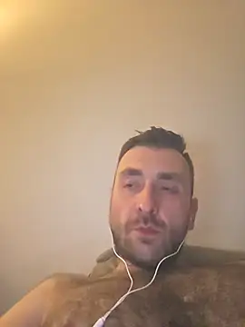 Snapshot of TIGERRR86 chatting on 03/19/26, 08:35 TIGERRR86 online show from 03/19/26, 08:35