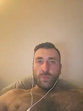 Snapshot of TIGERRR86 chatting on 04/05/26, 03:15 TIGERRR86 online show from 04/05/26, 03:15