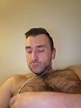 Snapshot of TIGERRR86 chatting on 04/19/26, 09:17 TIGERRR86 online show from 04/19/26, 09:17