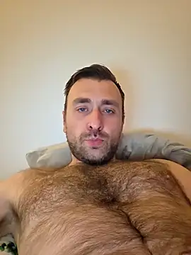 Snapshot of TIGERRR86 chatting on 04/26/26, 08:39 TIGERRR86 online show from 04/26/26, 08:39