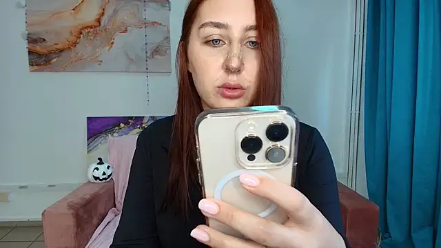 Snapshot of ElmiraPowers chatting on 10/18/25, 12:17 ElmiraPowers online show from 10/18/25, 12:17