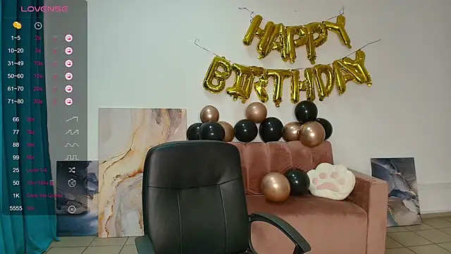 Snapshot of ElmiraPowers chatting on 11/26/25, 12:39 ElmiraPowers online show from 11/26/25, 12:39