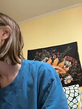 Snapshot of Crayzy_Luv chatting on 01/15/25, 05:26 Crayzy Luv online show from 01/15/25, 05:26