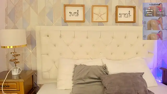 Snapshot of Valerith_Vega_ chatting on 12/18/25, 12:00 Valerith Vega online show from 12/18/25, 12:00