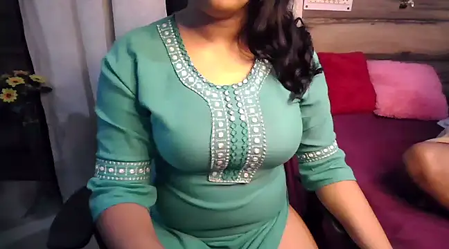 Snapshot of Trezza chatting on 12/06/24, 10:19 Trezza online show from 12/06/24, 10:19