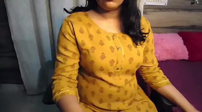 Snapshot of Trezza chatting on 12/07/24, 06:37 Trezza online show from 12/07/24, 06:37