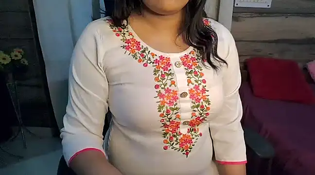 Snapshot of Trezza chatting on 12/10/24, 05:00 Trezza online show from 12/10/24, 05:00