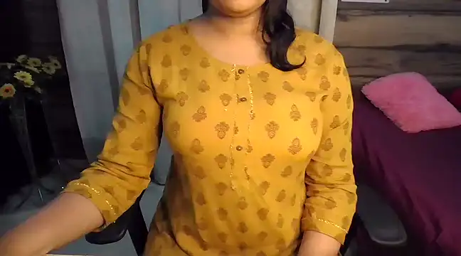 Snapshot of Trezza chatting on 12/14/24, 05:58 Trezza online show from 12/14/24, 05:58