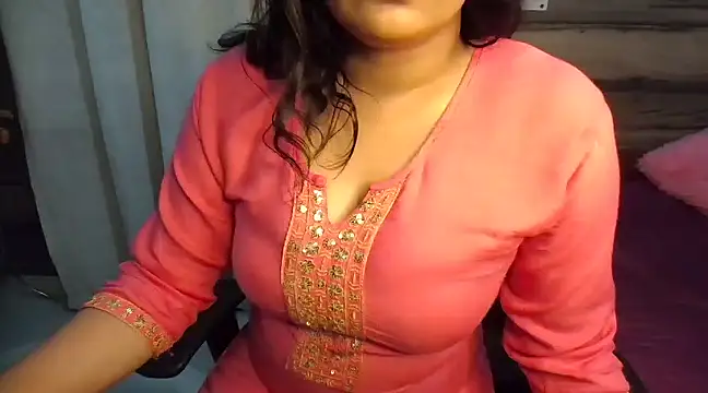 Snapshot of Trezza chatting on 12/23/24, 08:25 Trezza online show from 12/23/24, 08:25