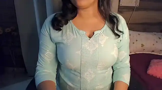 Snapshot of Trezza chatting on 01/22/25, 03:52 Trezza online show from 01/22/25, 03:52