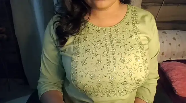 Snapshot of Trezza chatting on 01/26/25, 08:57 Trezza online show from 01/26/25, 08:57