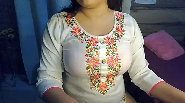 Snapshot of Trezza chatting on 02/02/25, 06:58 Trezza online show from 02/02/25, 06:58