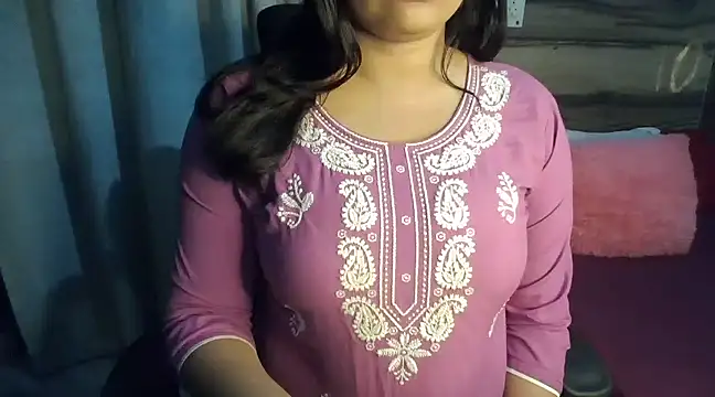 Snapshot of Trezza chatting on 02/05/25, 05:09 Trezza online show from 02/05/25, 05:09