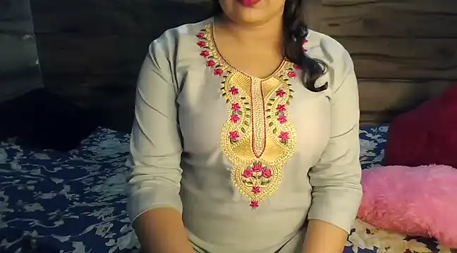 Snapshot of Trezza chatting on 02/27/25, 05:36 Trezza online show from 02/27/25, 05:36