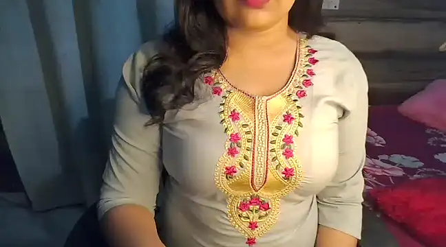 Snapshot of Trezza chatting on 03/20/25, 03:58 Trezza online show from 03/20/25, 03:58