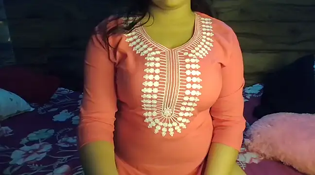 Snapshot of Trezza chatting on 03/21/25, 05:34 Trezza online show from 03/21/25, 05:34