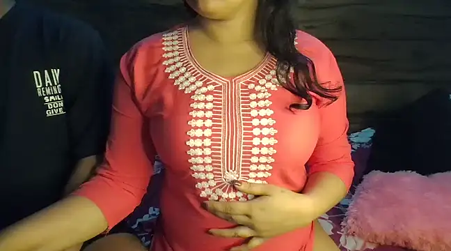 Snapshot of Trezza chatting on 03/21/25, 08:40 Trezza online show from 03/21/25, 08:40