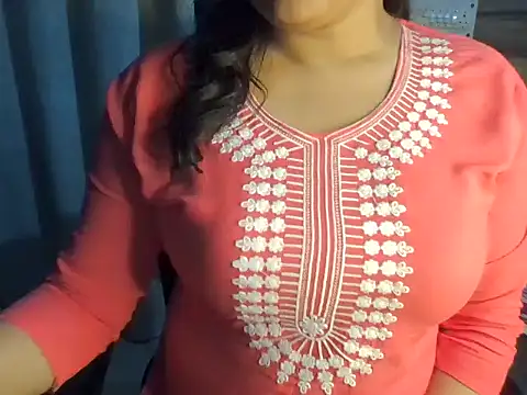 Snapshot of Trezza chatting on 03/21/25, 11:45 Trezza online show from 03/21/25, 11:45