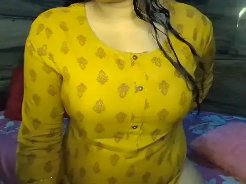 Snapshot of Trezza chatting on 09/11/25, 07:03 Trezza online show from 09/11/25, 07:03