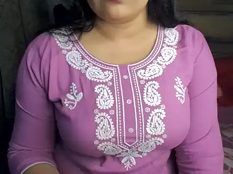 Snapshot of Trezza chatting on 09/16/25, 08:10 Trezza online show from 09/16/25, 08:10