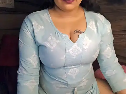 Snapshot of Trezza chatting on 09/27/25, 12:04 Trezza online show from 09/27/25, 12:04