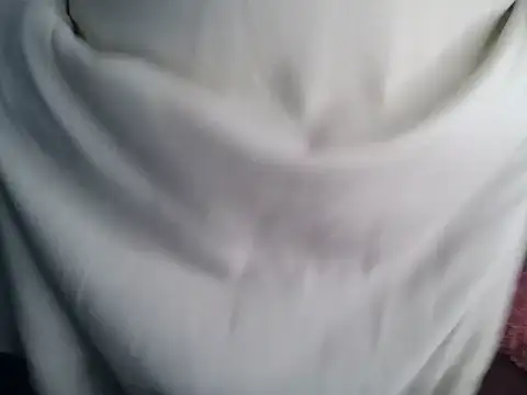 Snapshot of Trezza chatting on 10/14/25, 08:20 Trezza online show from 10/14/25, 08:20