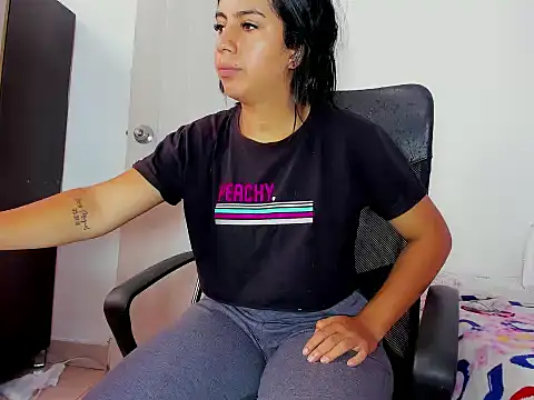 skinnyanai2 online show from 12/19/25, 03:08