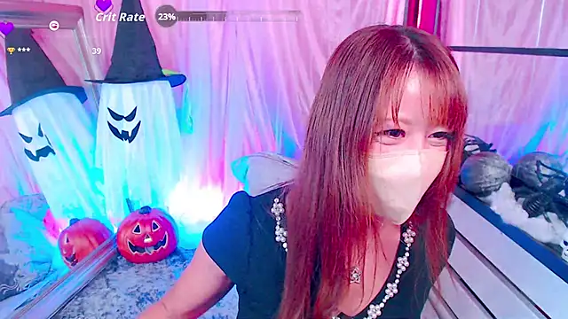 Lion        online show from 10/30/25, 01:23