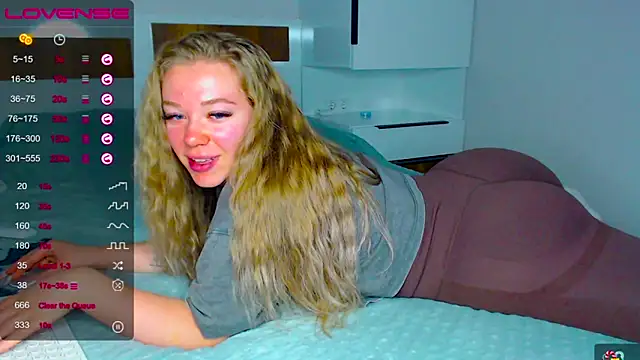 kitti kaattt online show from 09/21/25, 04:03