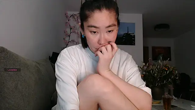 Kunimitsuu  online show from 09/14/25, 10:31