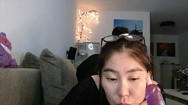 Kunimitsuu  online show from 10/03/25, 11:02